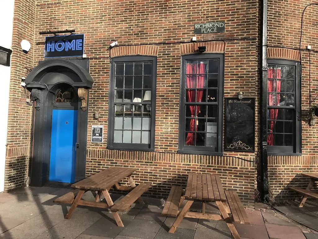 Home Brighton Backpackers Hostel